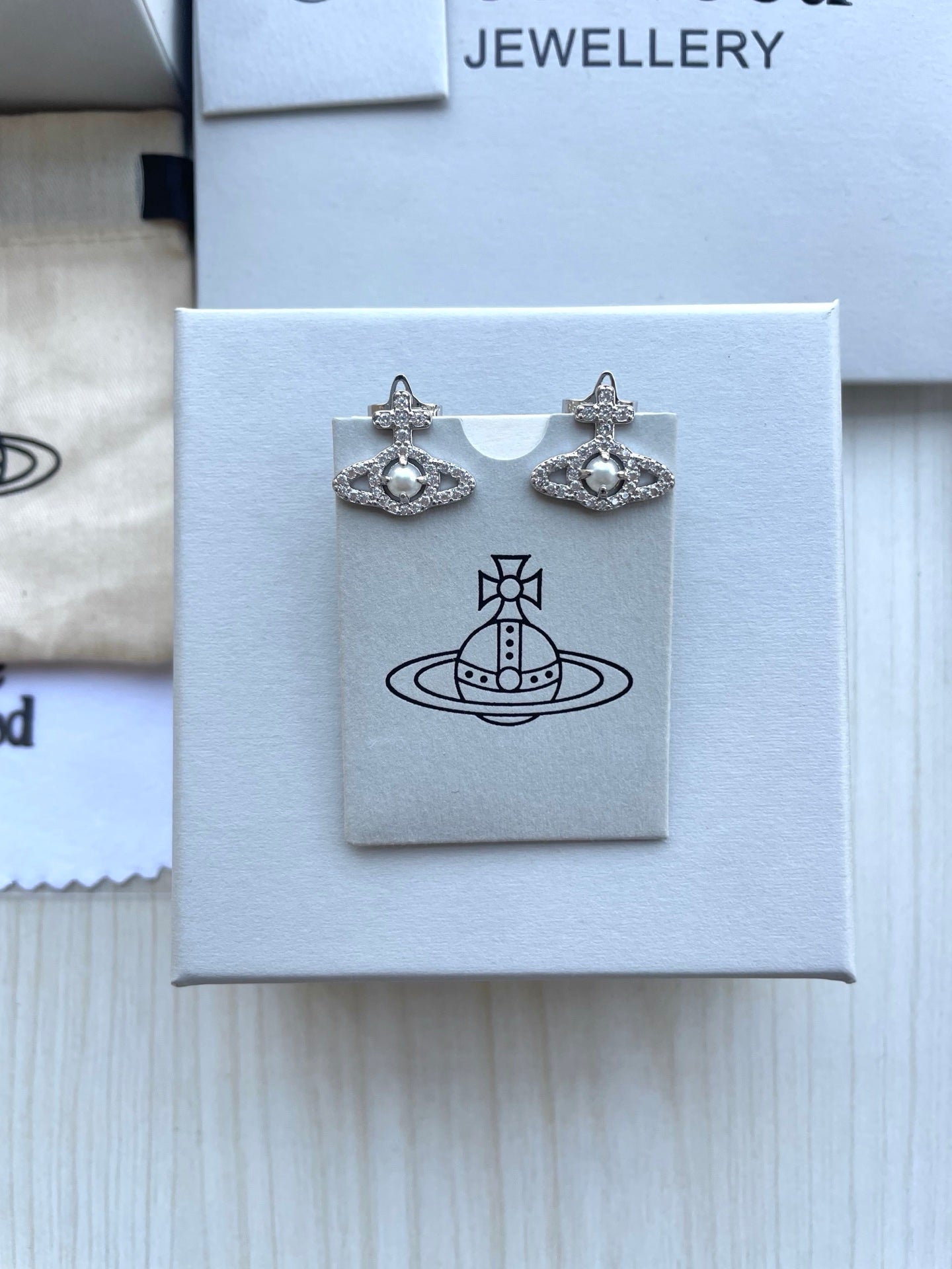 Saturn Stud Earrings (Full Rhinestone)