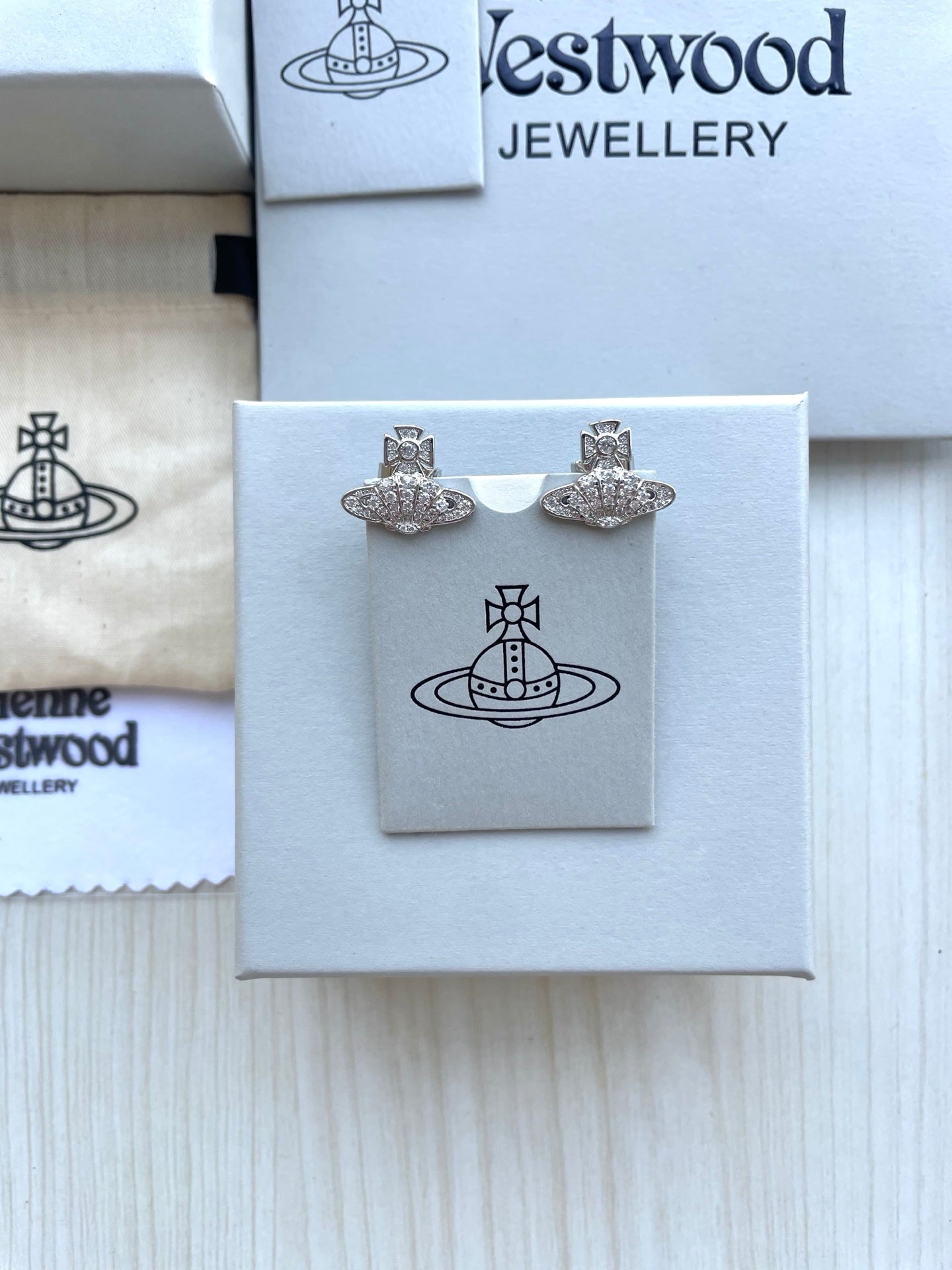 Full-Rhinestone Studs