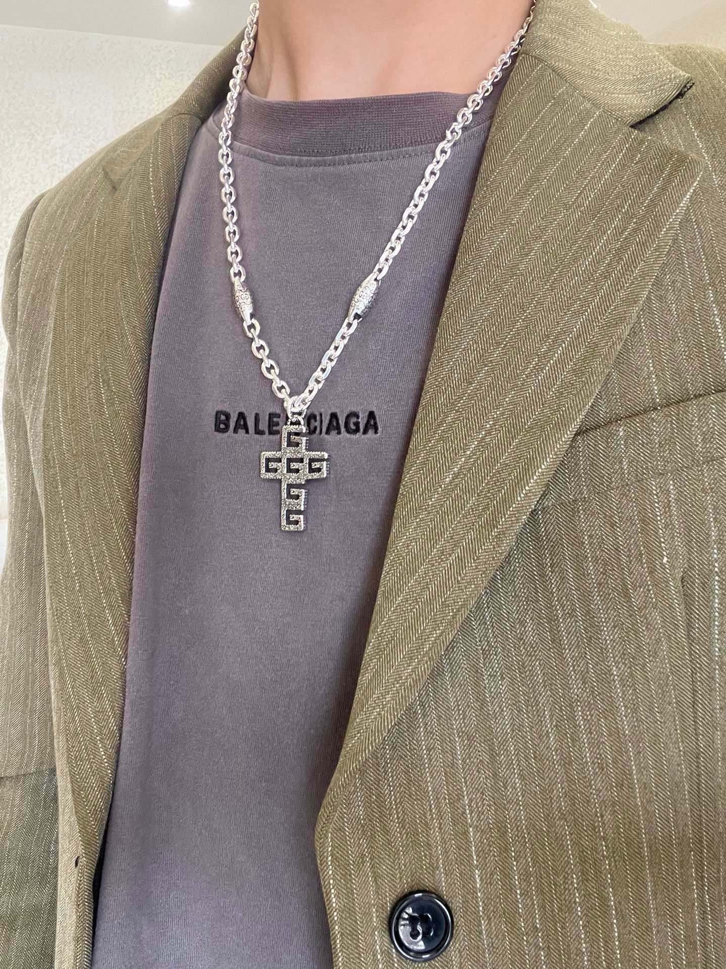 Gucci Vintage Double G Necklace