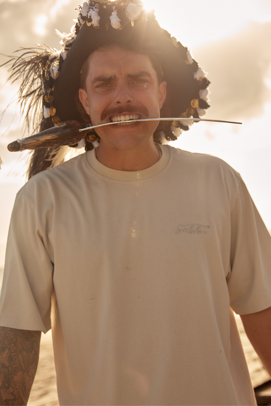 THE REGULAR FIT TEE - CREAM