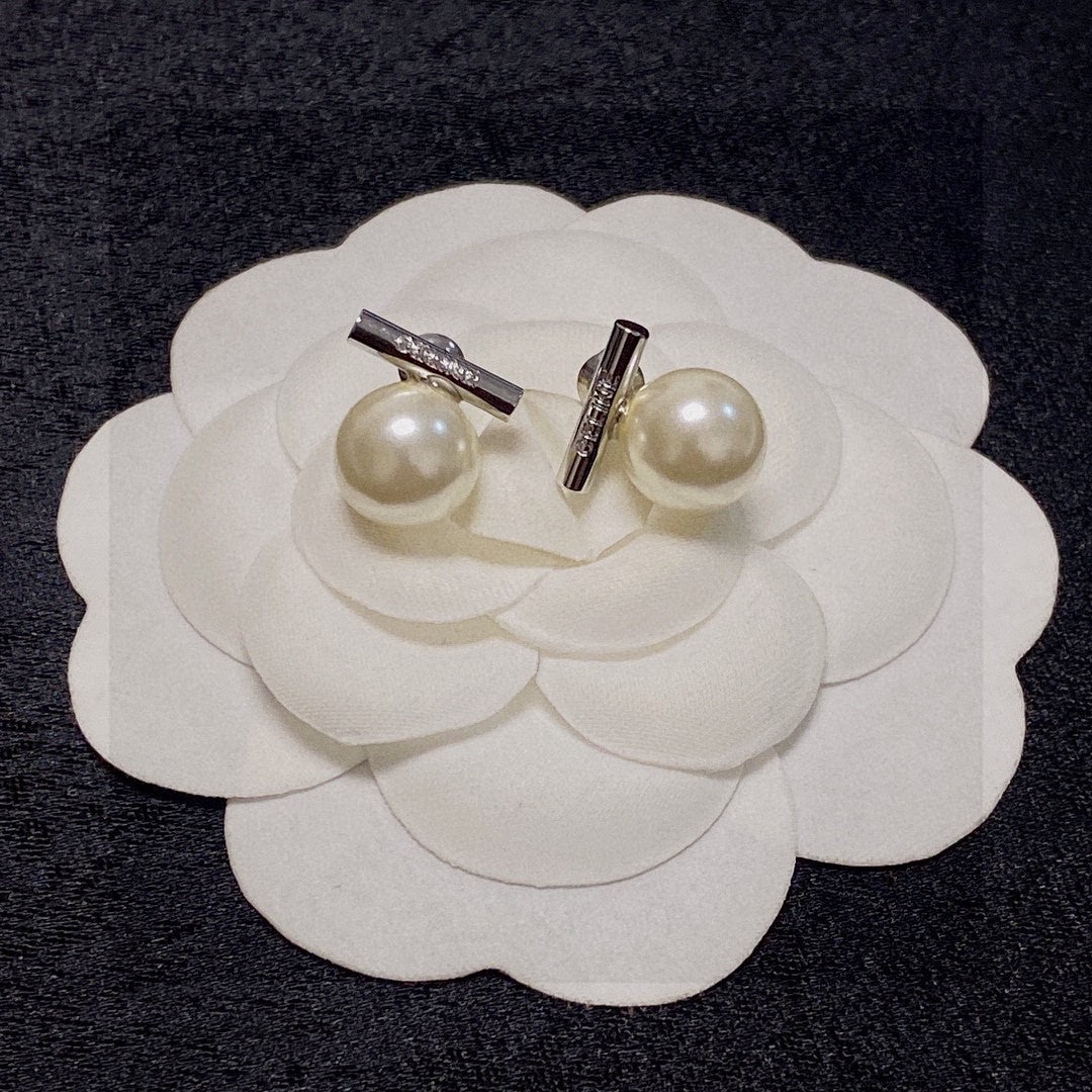 CELINE Pearl Earrings