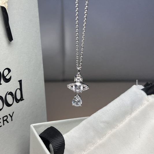 Sparkling Clavicle Necklace
