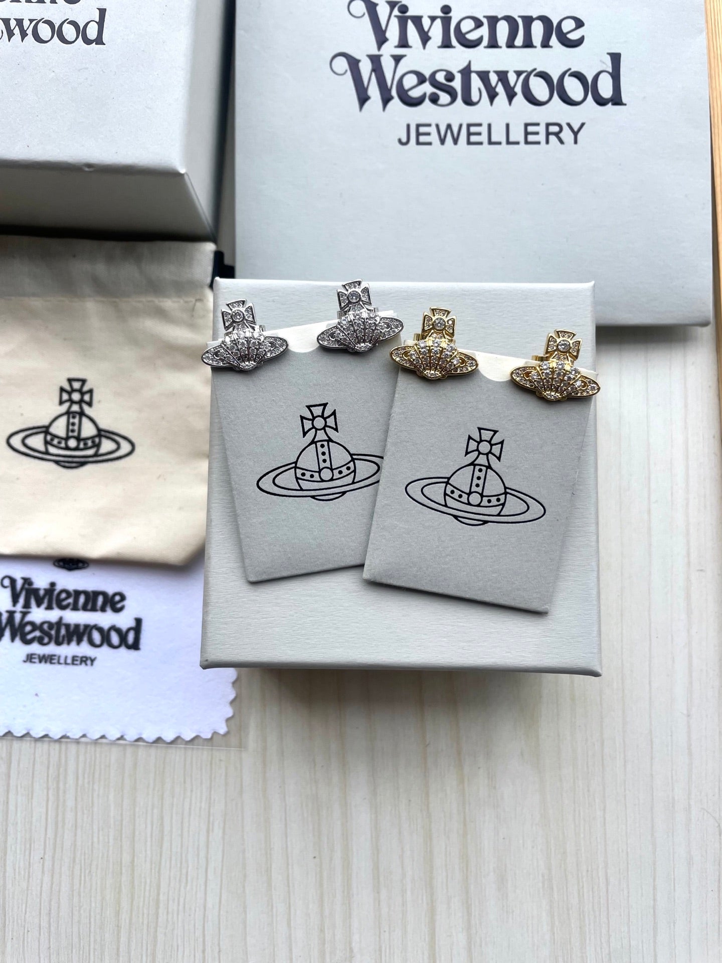 Saturn Stud Earrings (Full Rhinestone)