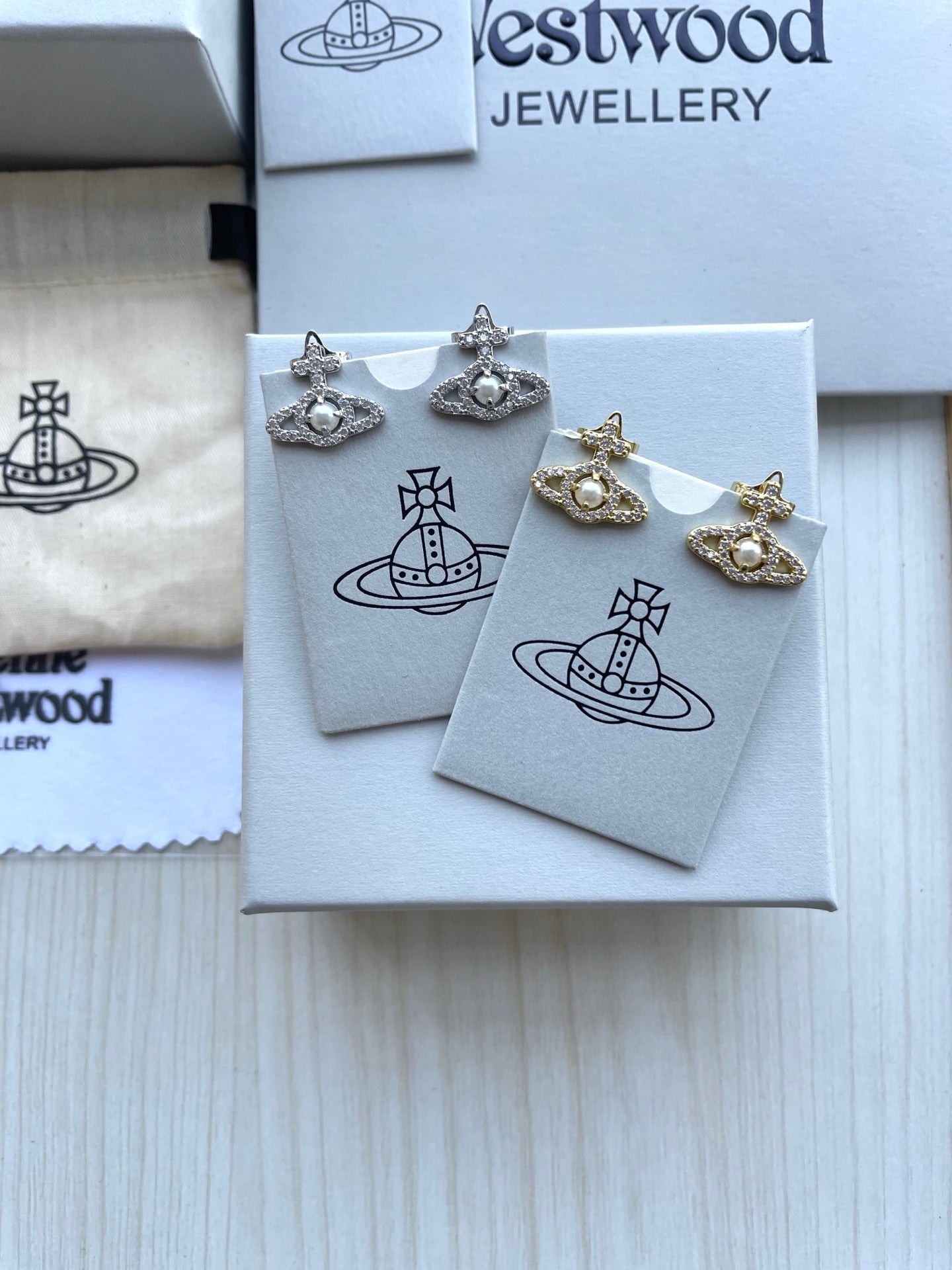 Saturn Stud Earrings (Full Rhinestone)