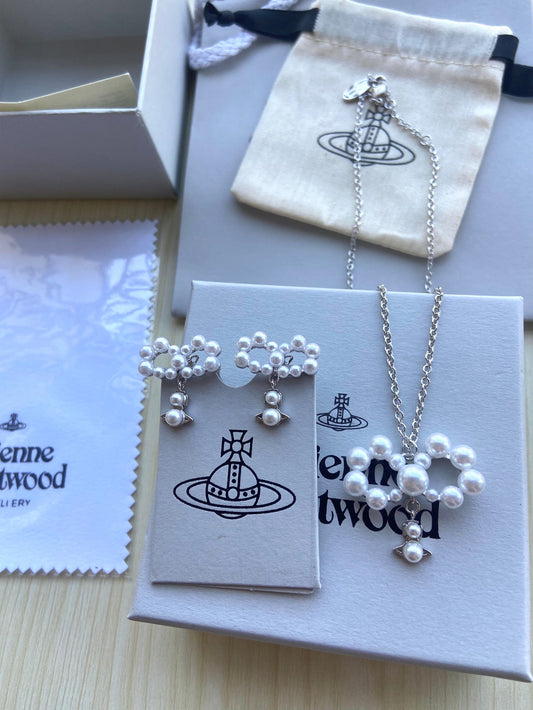 Minimalist Pearl Necklace