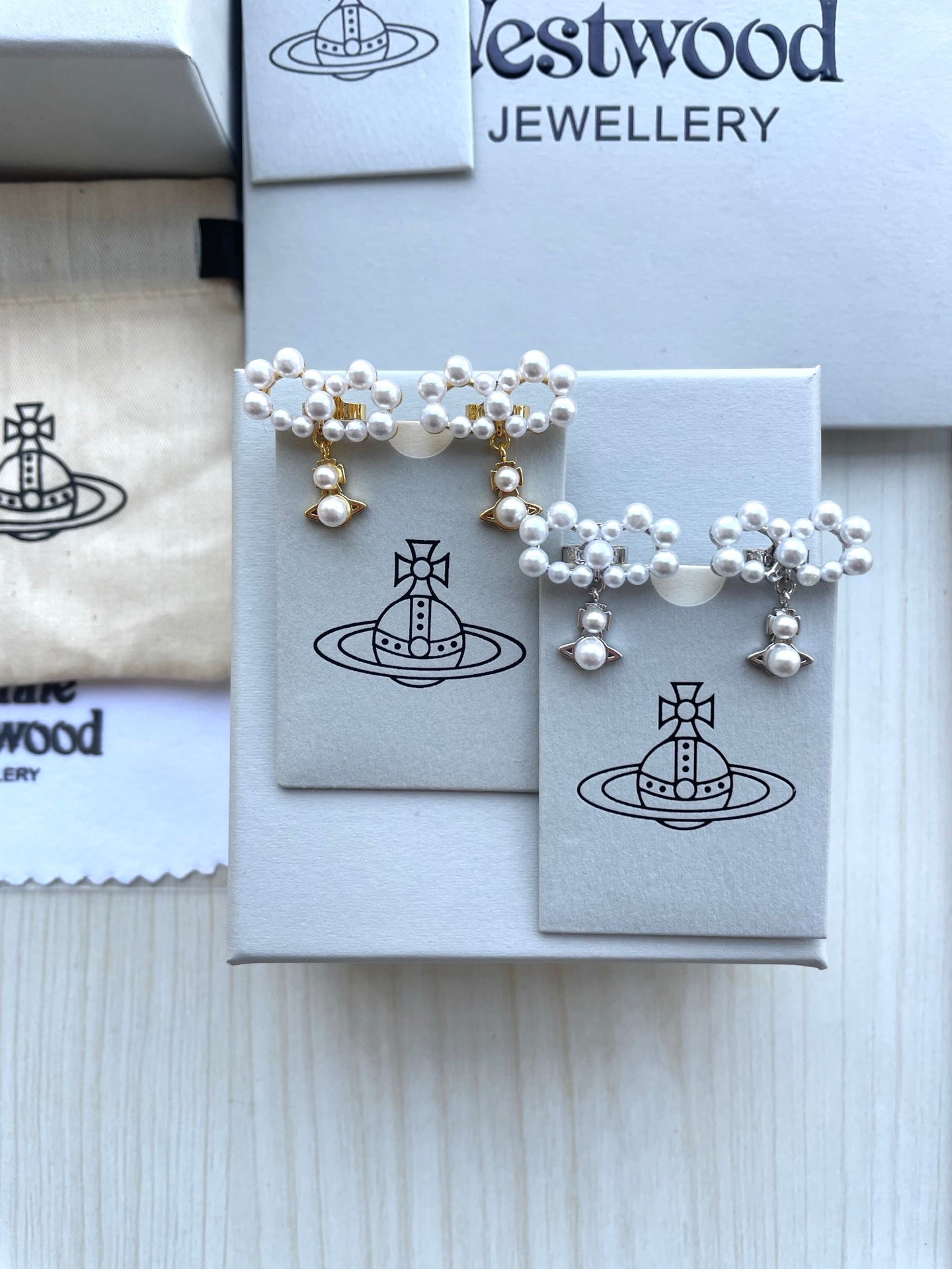 Pearl & Bowknot Stud Earrings