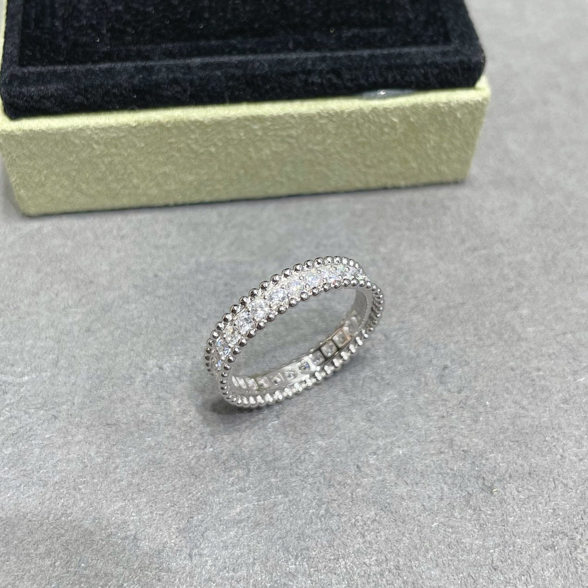 Van Cleef & Arpels Full-Diamond Ring