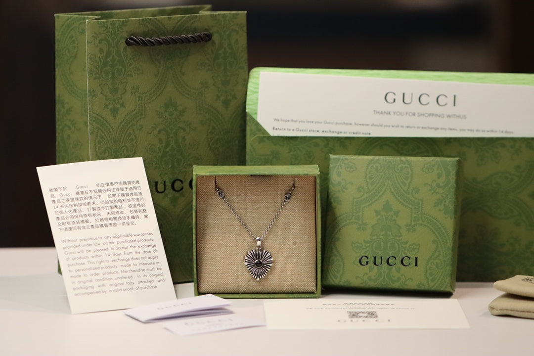 Gucci Vintage Double G Necklace