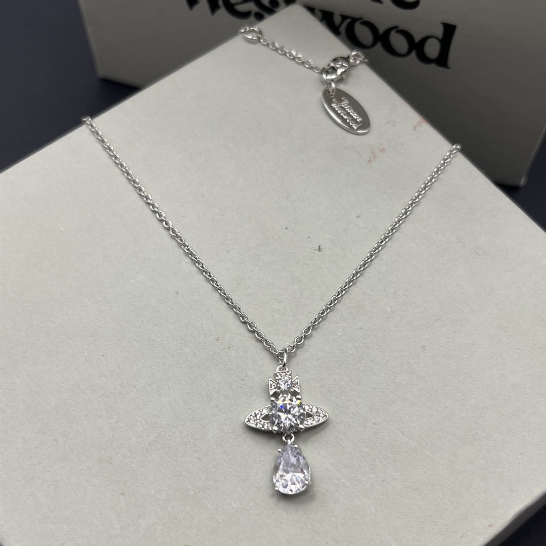 Sparkling Clavicle Necklace