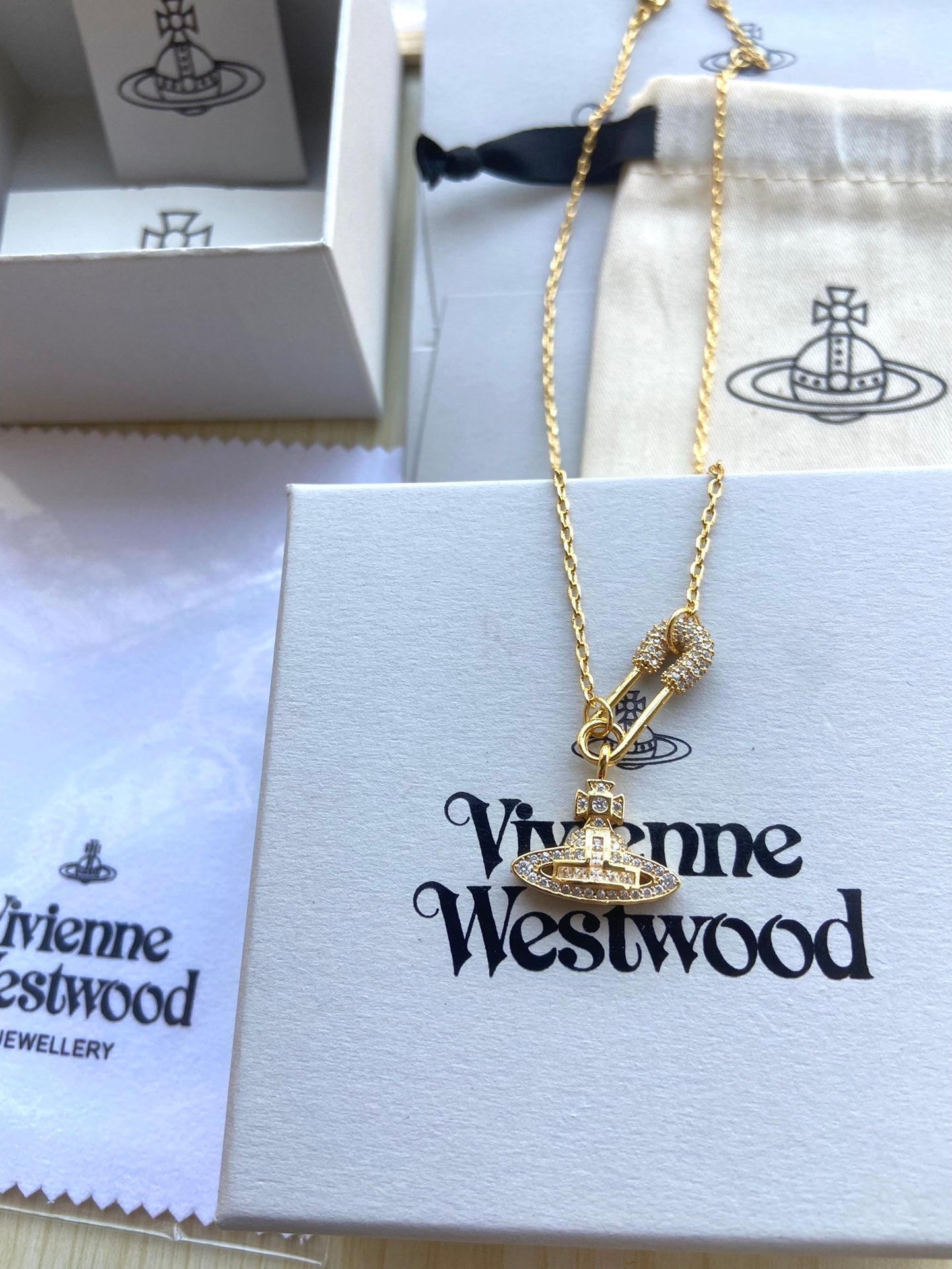 Full-Rhinestone Pin Necklace