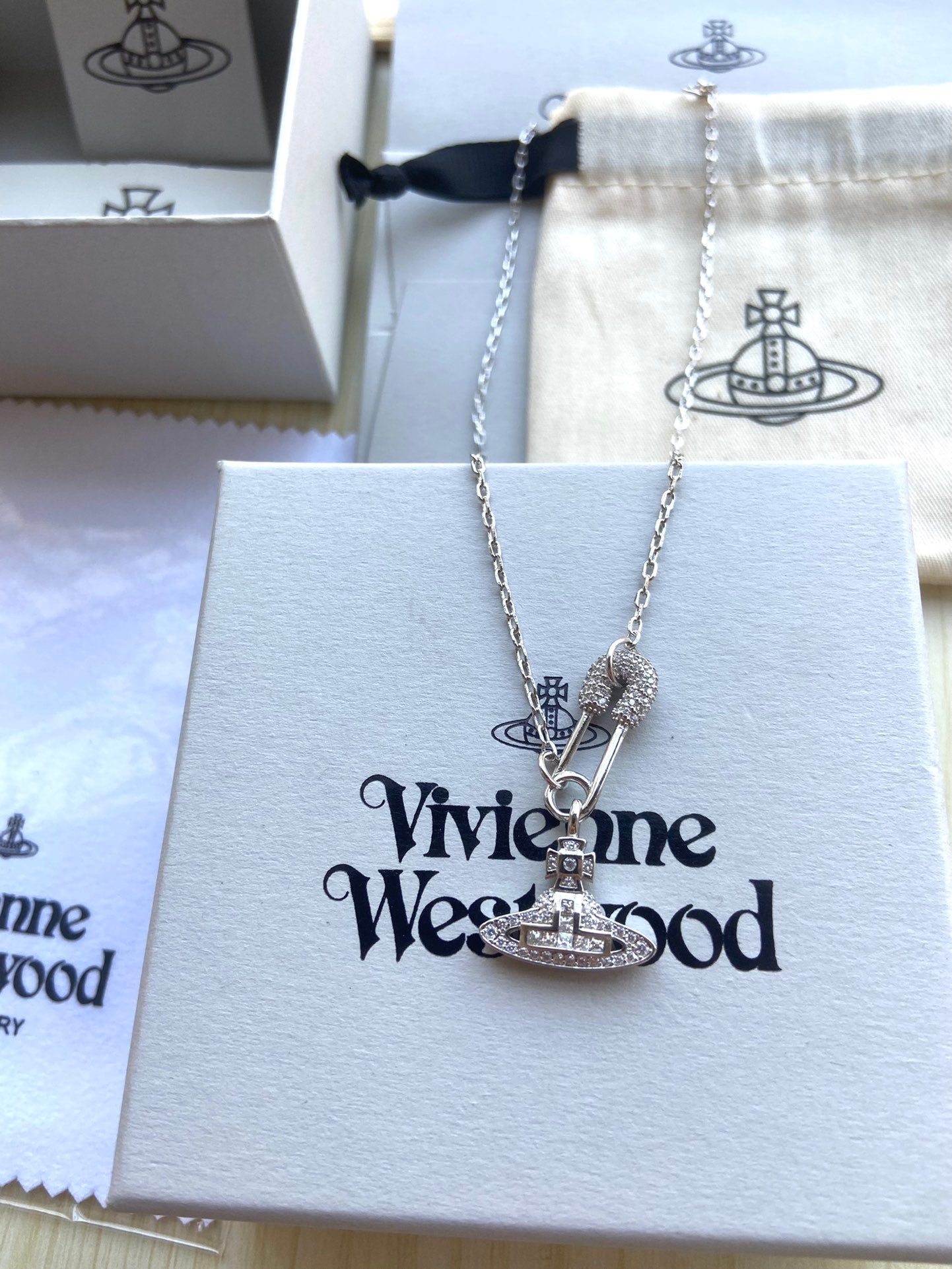 Full-Rhinestone Pin Necklace