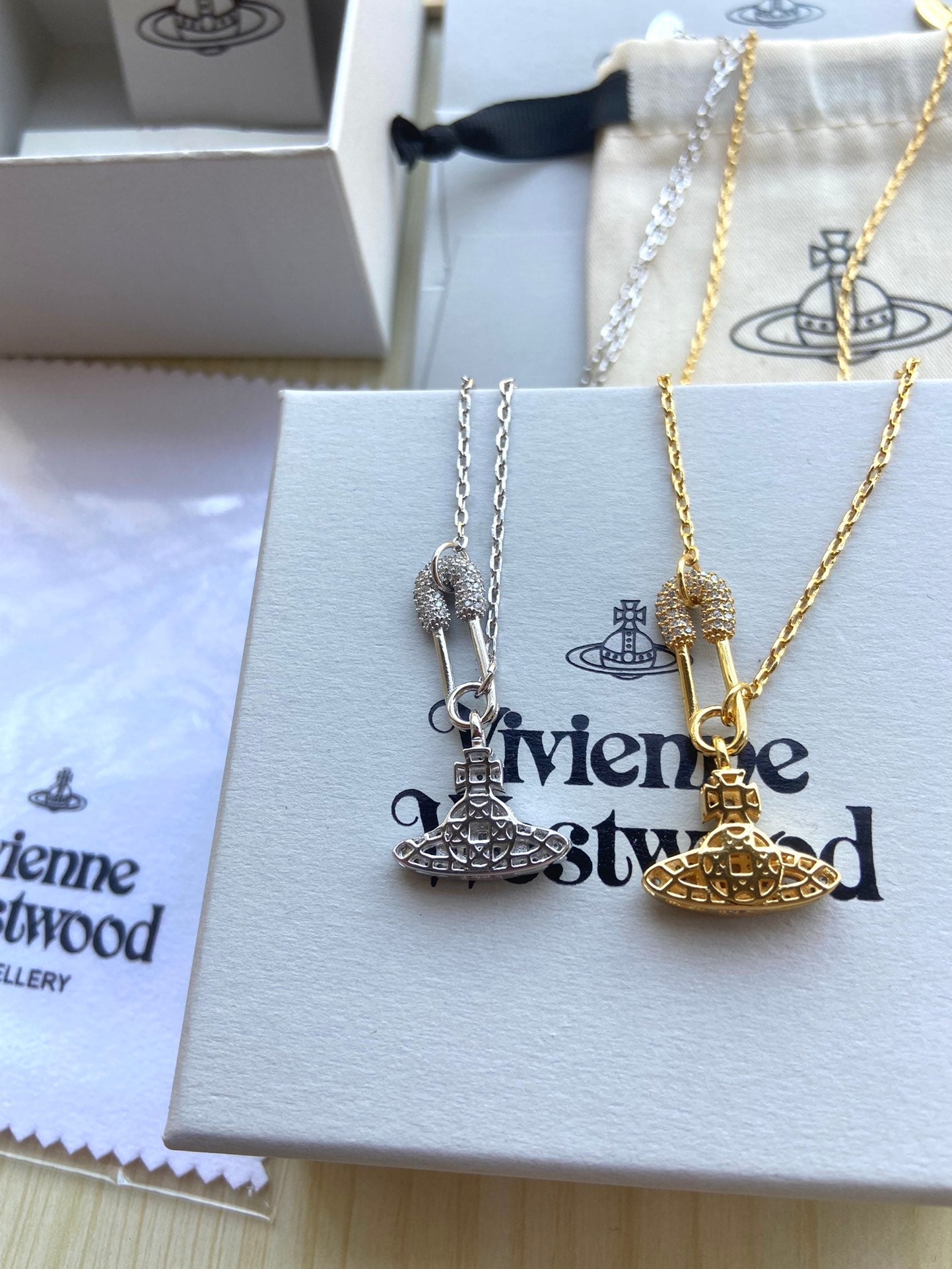 Full-Rhinestone Pin Necklace