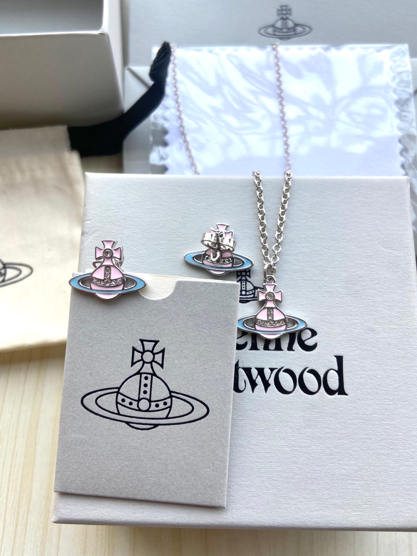 Minimalist Planet Clavicle Necklace