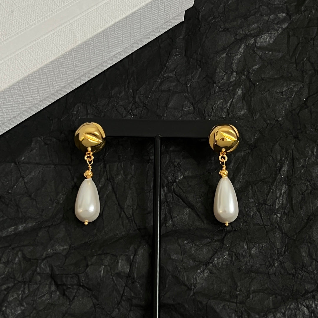 CELINE Earrings