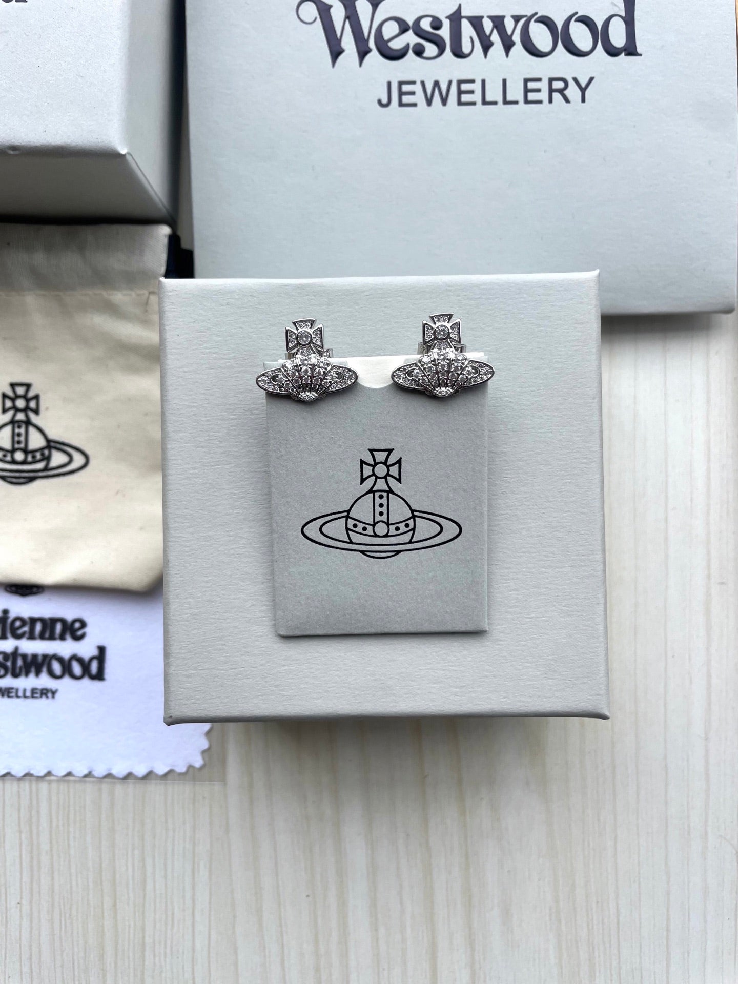 Saturn Stud Earrings (Full Rhinestone)