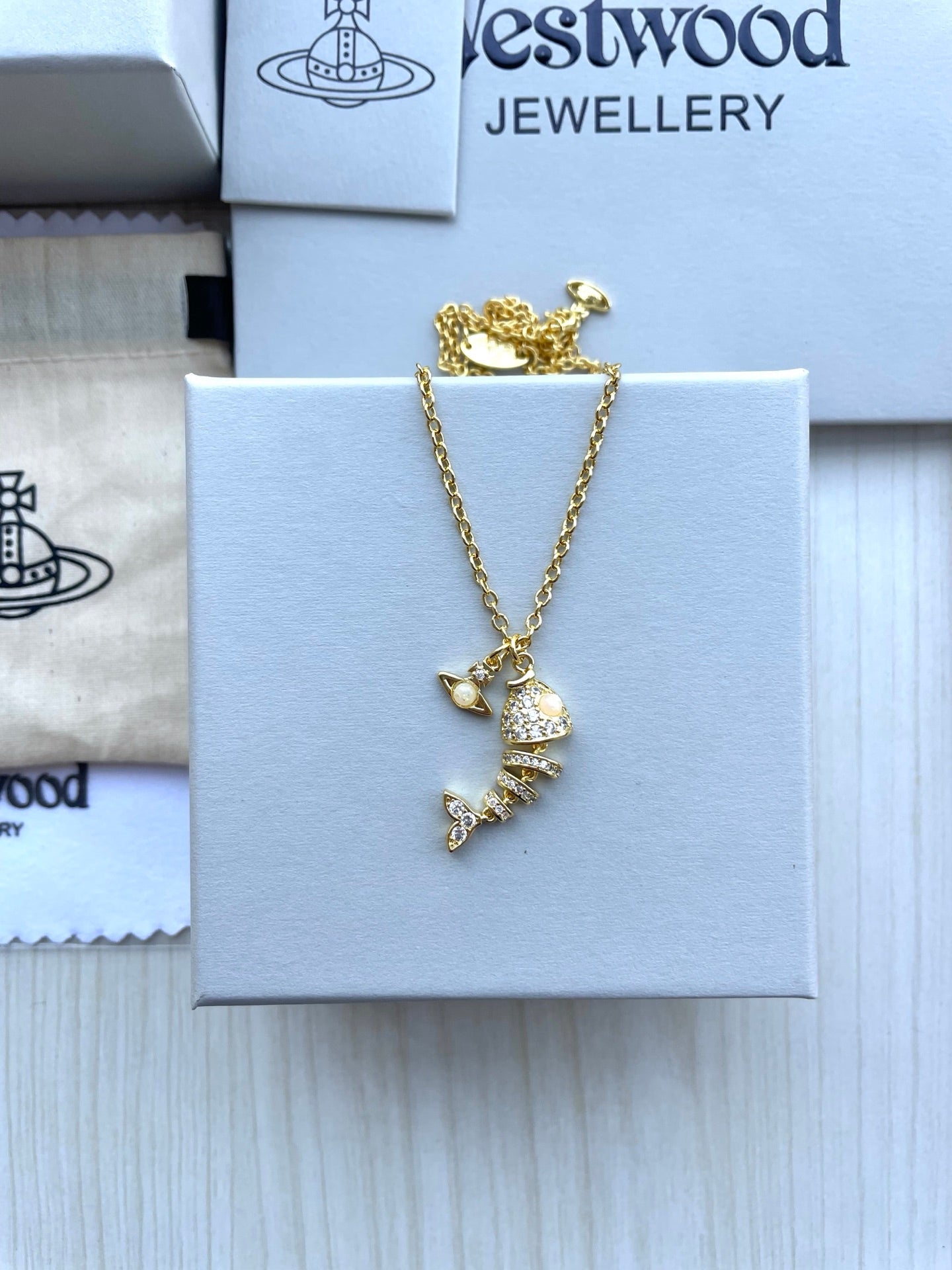 Full-Rhinestone Fishbone Clavicle Necklace