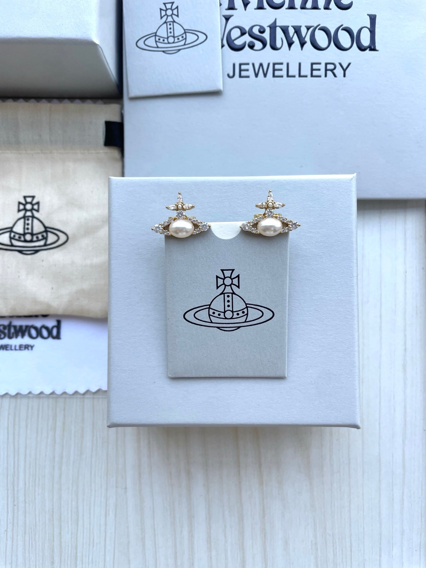 Pearl & Rhinestone Stud Earrings