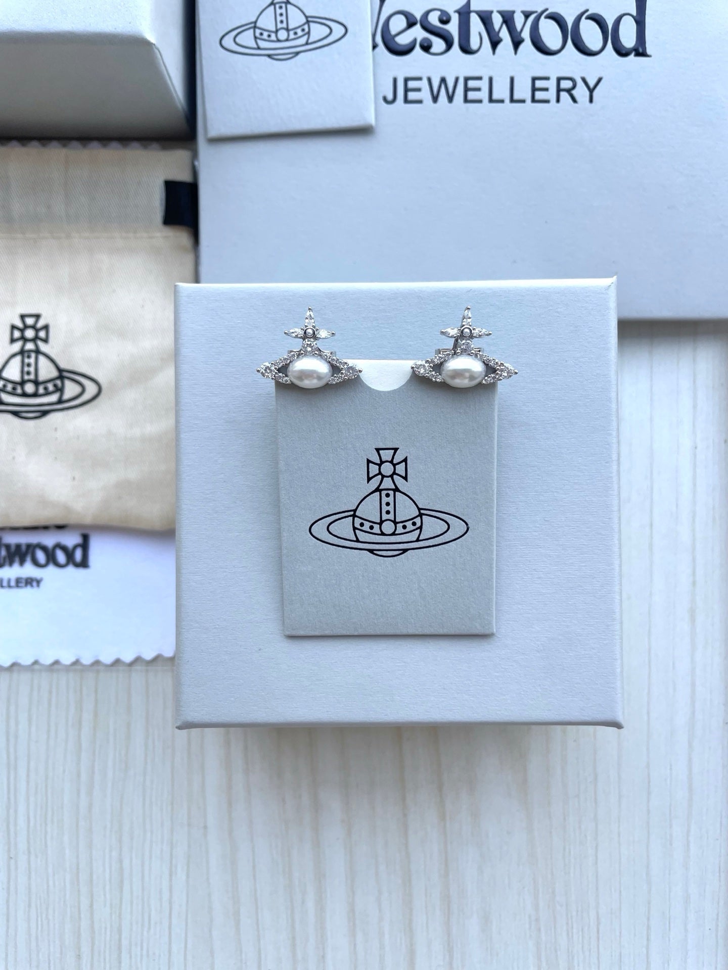 Pearl & Rhinestone Stud Earrings