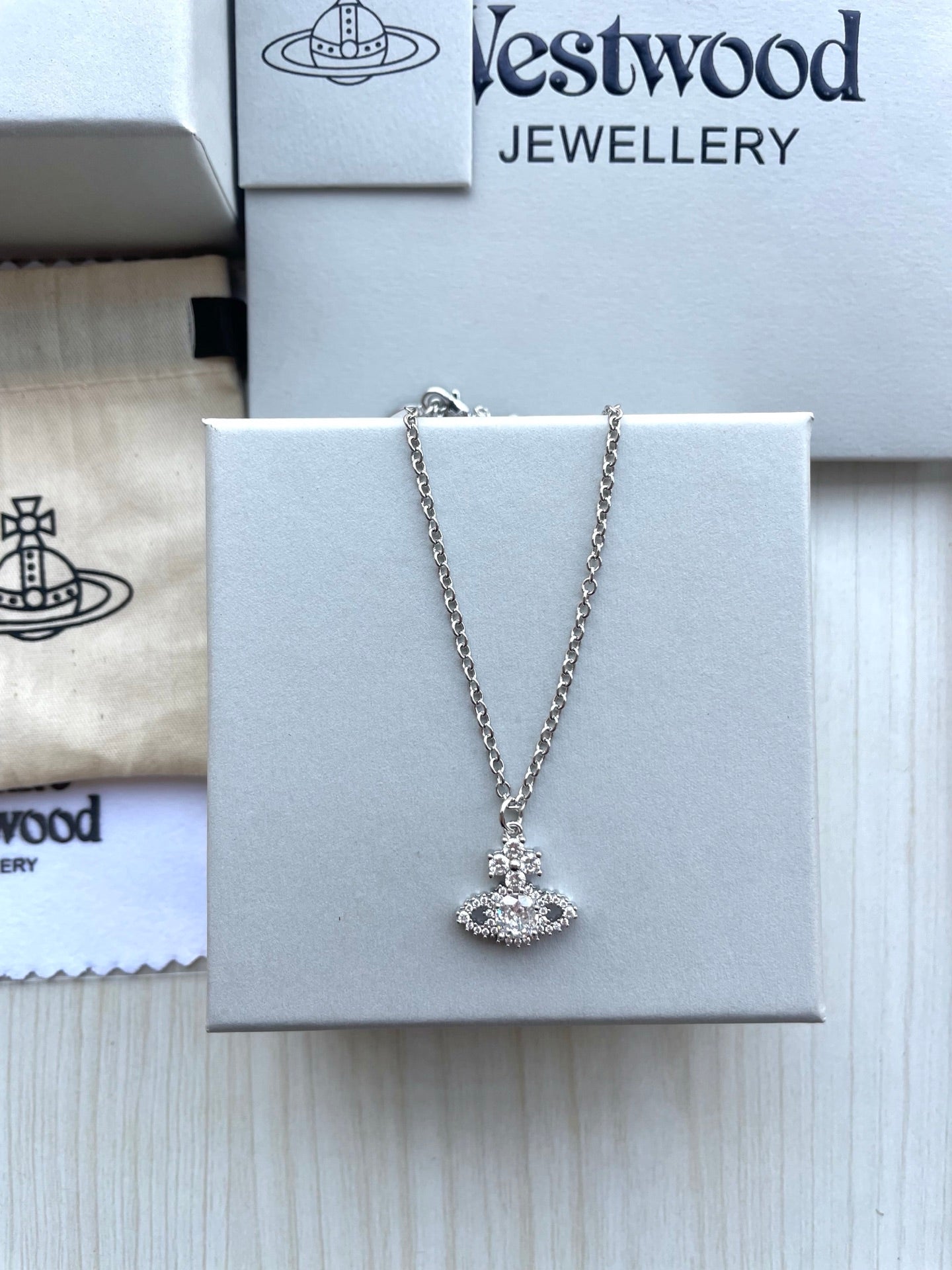 Full-Crystal Collar Necklace