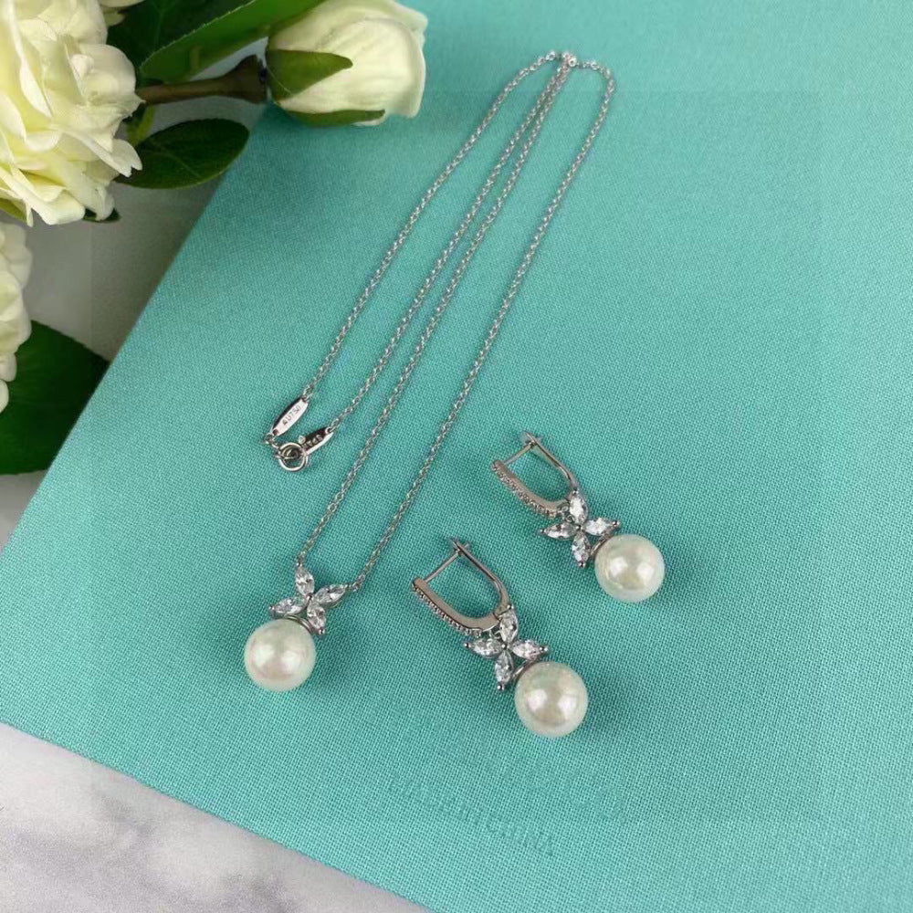 Tiffany & Co. Natural Pearl Pearl Necklace