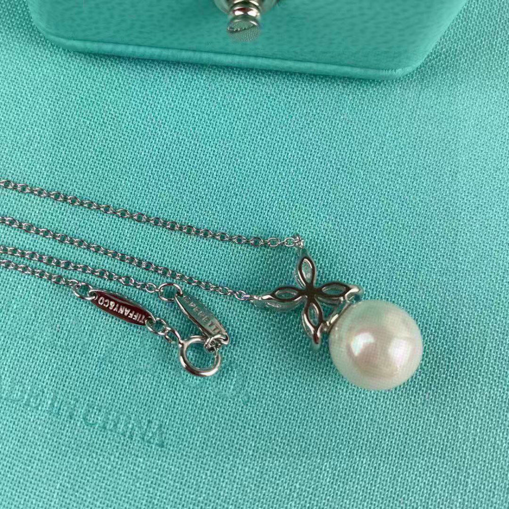 Tiffany & Co. Natural Pearl Pearl Necklace