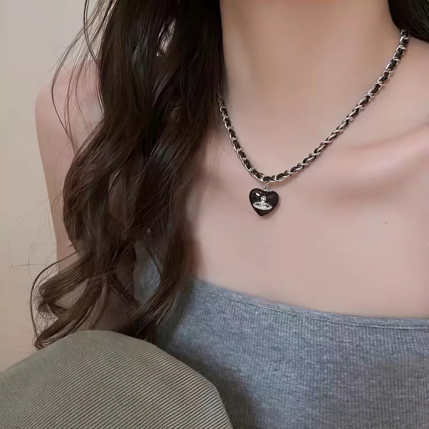 Shell Clavicle Necklace