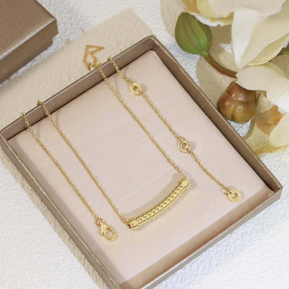 BVLGARI Minimalist Collarbone Necklace