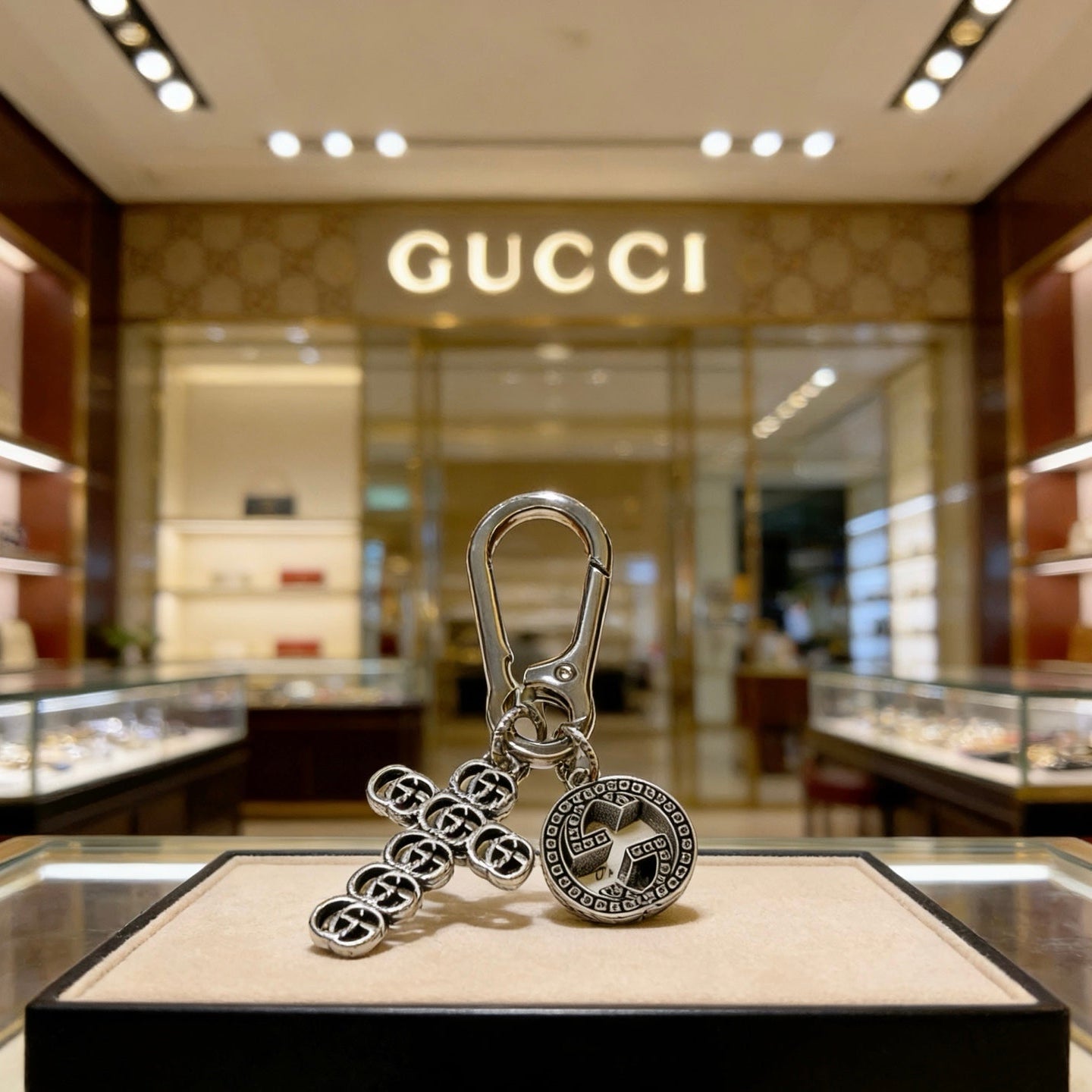 Gucci Vintage Double G Keychain