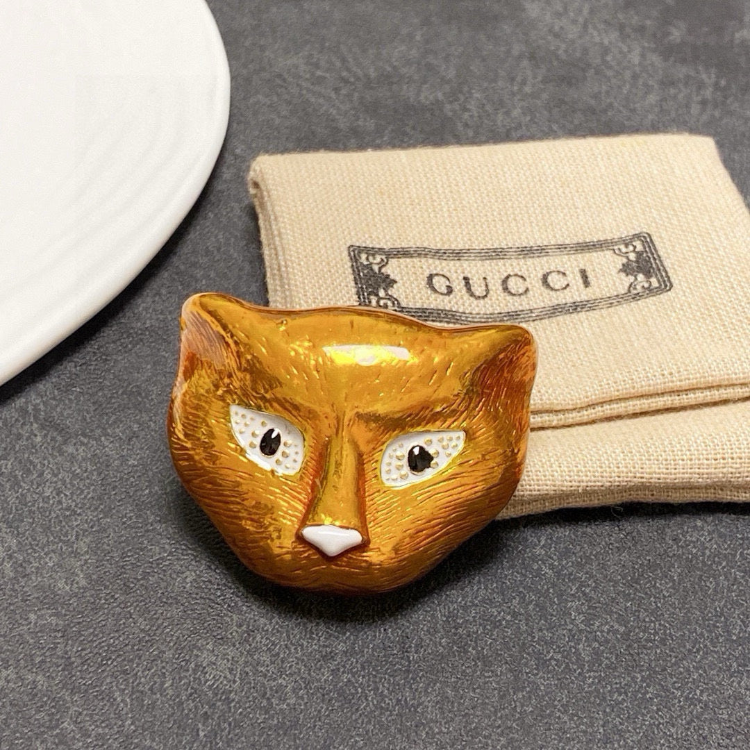 Gucci Vintage Double G Brooch