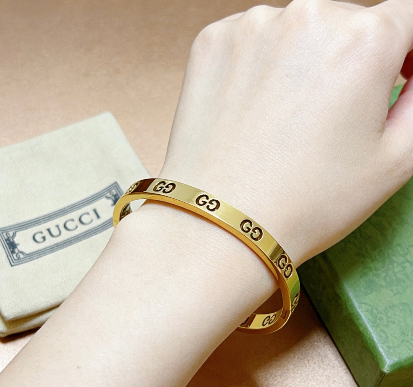 Gucci Vintage Double G Bracelet