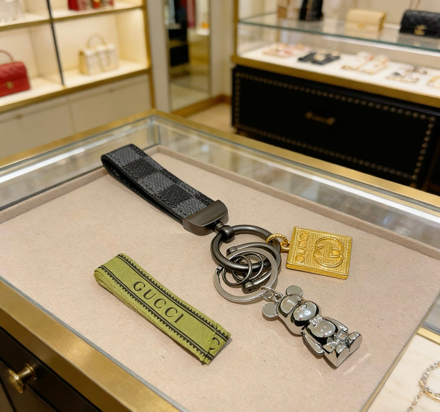 Gucci Vintage Double G Keychain