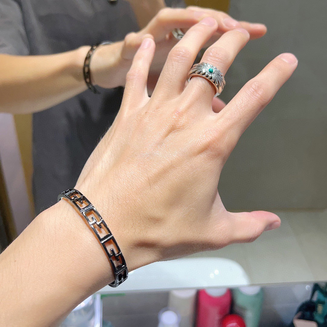 Gucci Vintage Double G Bracelet