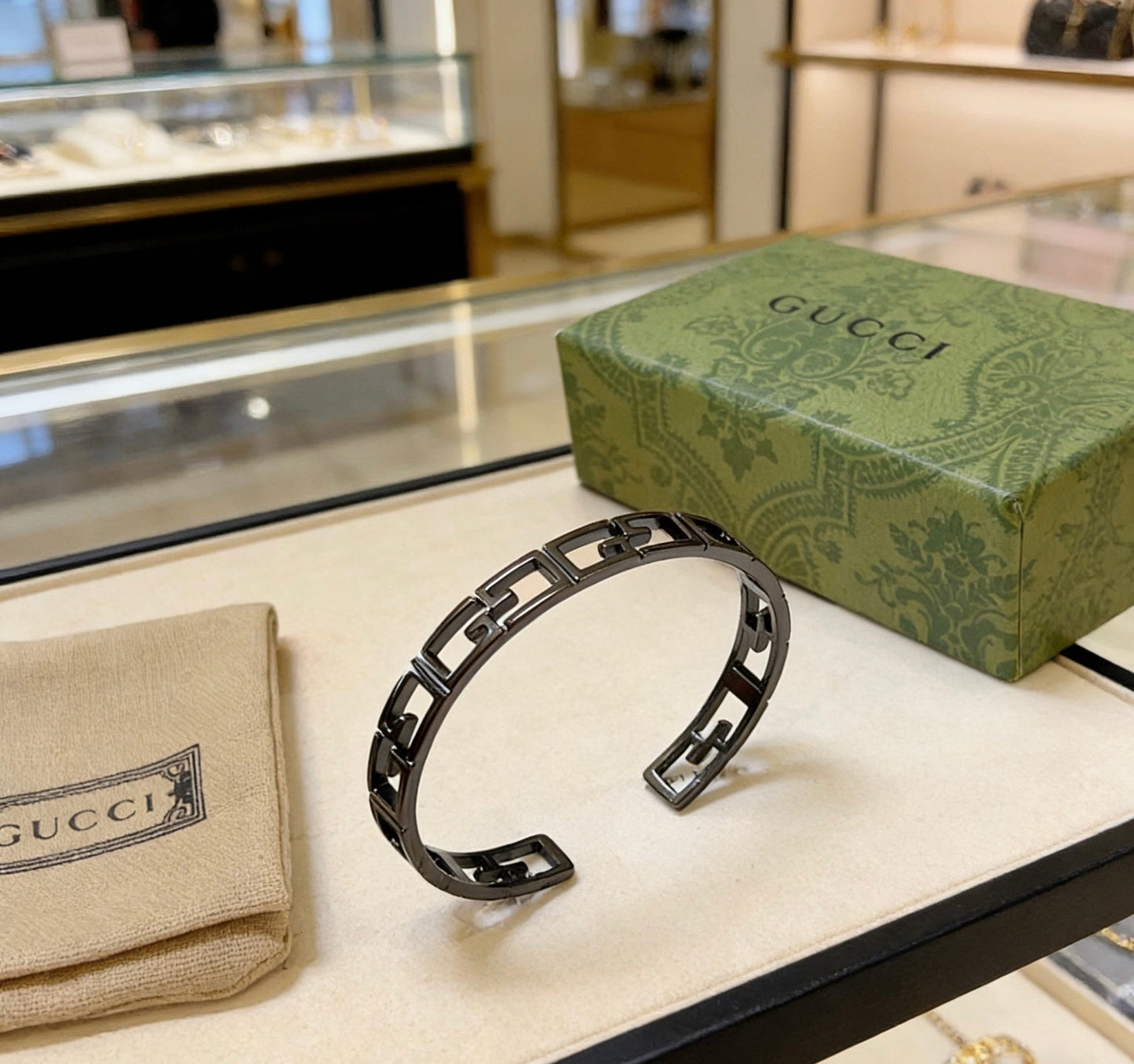 Gucci Vintage Double G Bracelet
