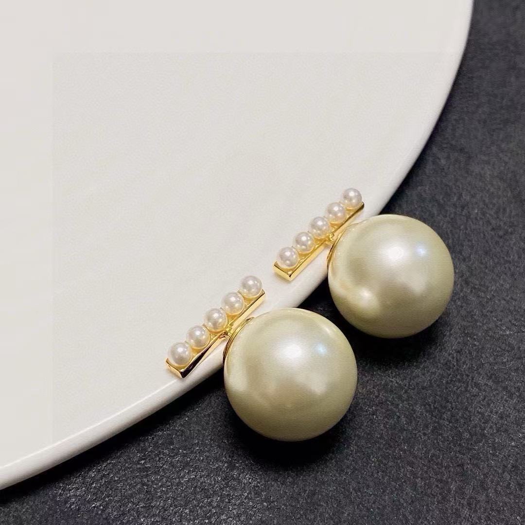 CELINE Pearl Earrings