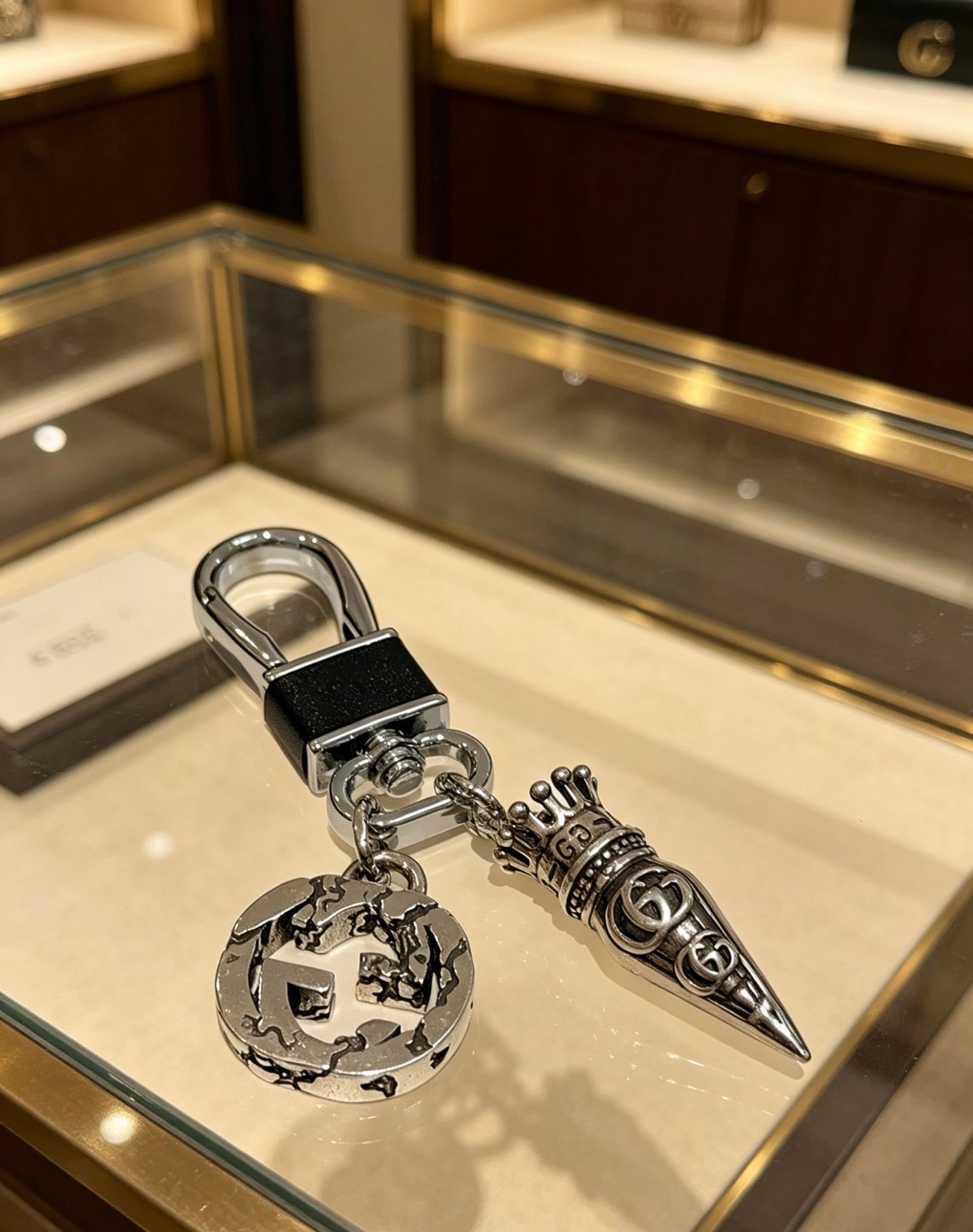 Gucci Vintage Double G Keychain