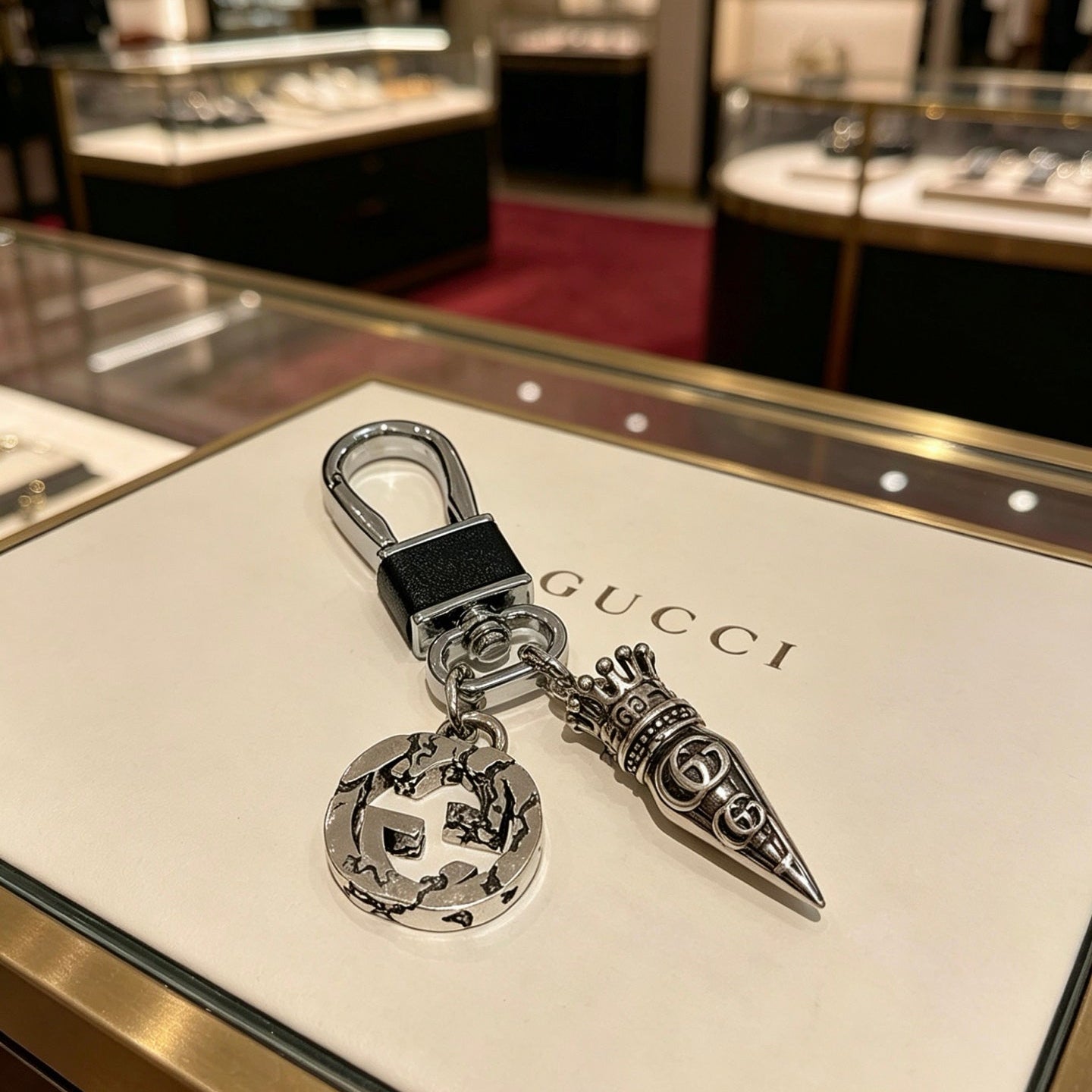 Gucci Vintage Double G Keychain