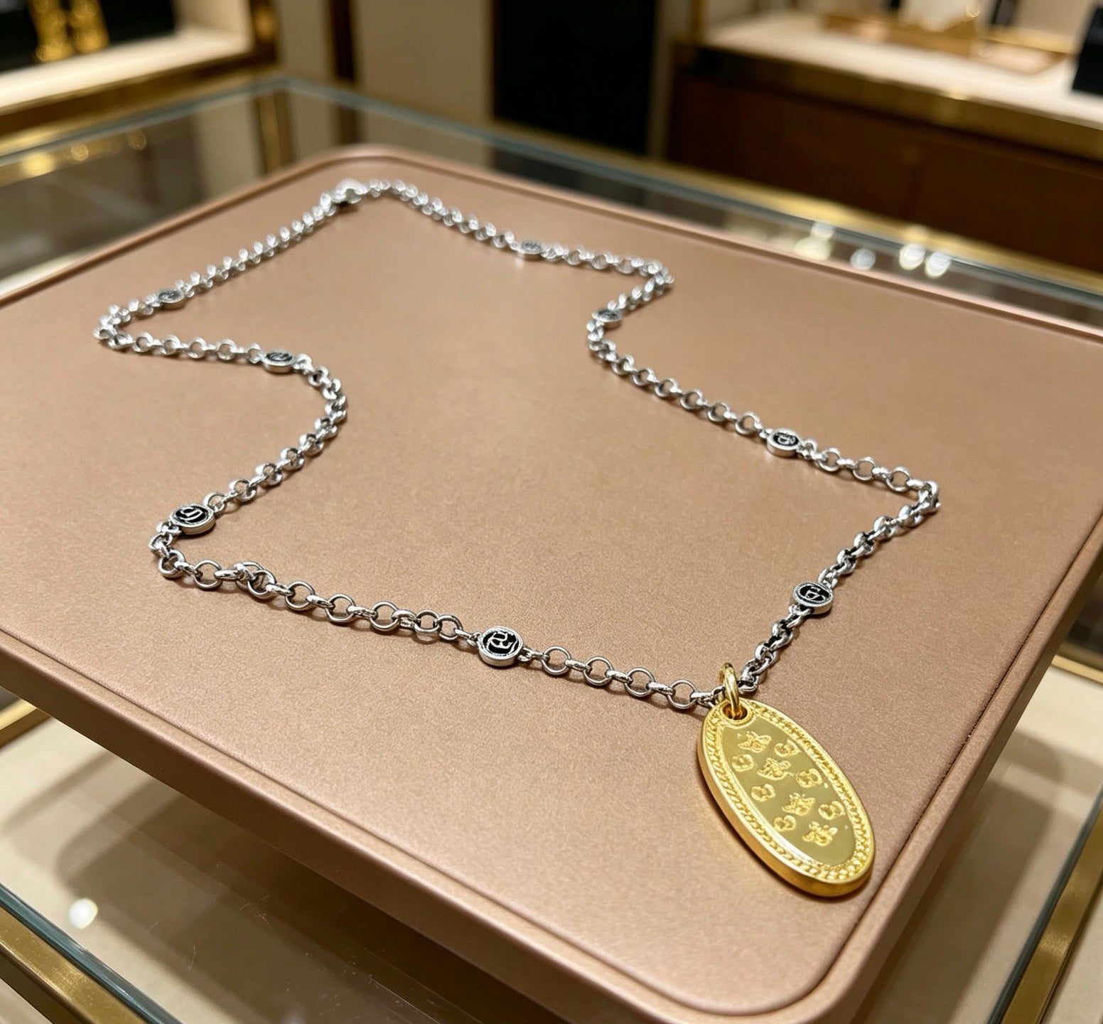 Gucci Vintage Double G Necklace