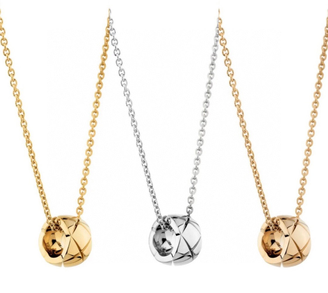 Chanel Gold-Plated Quilted Necklace
