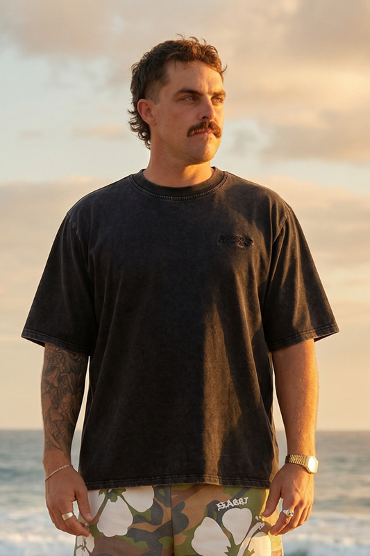 THE REGULAR FIT TEE - WASHED BLACK